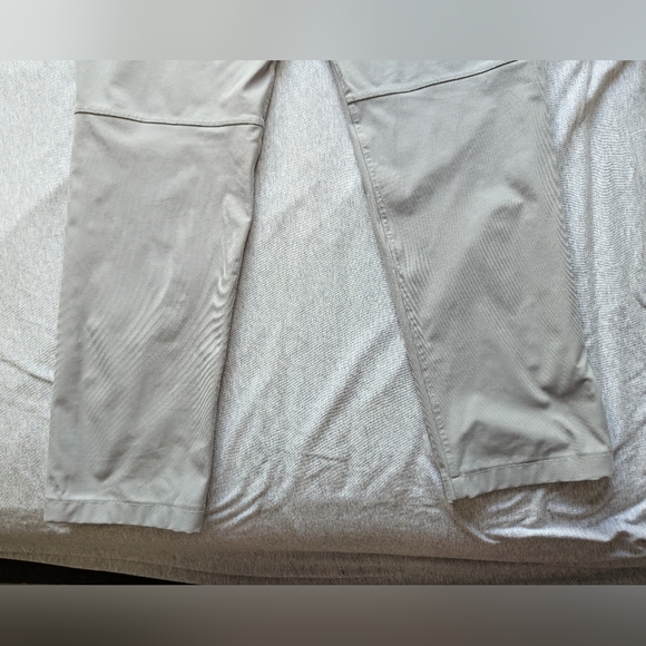 Lululemon ABC Pant Classic *34" in Light Cast - Picture 8 of 14